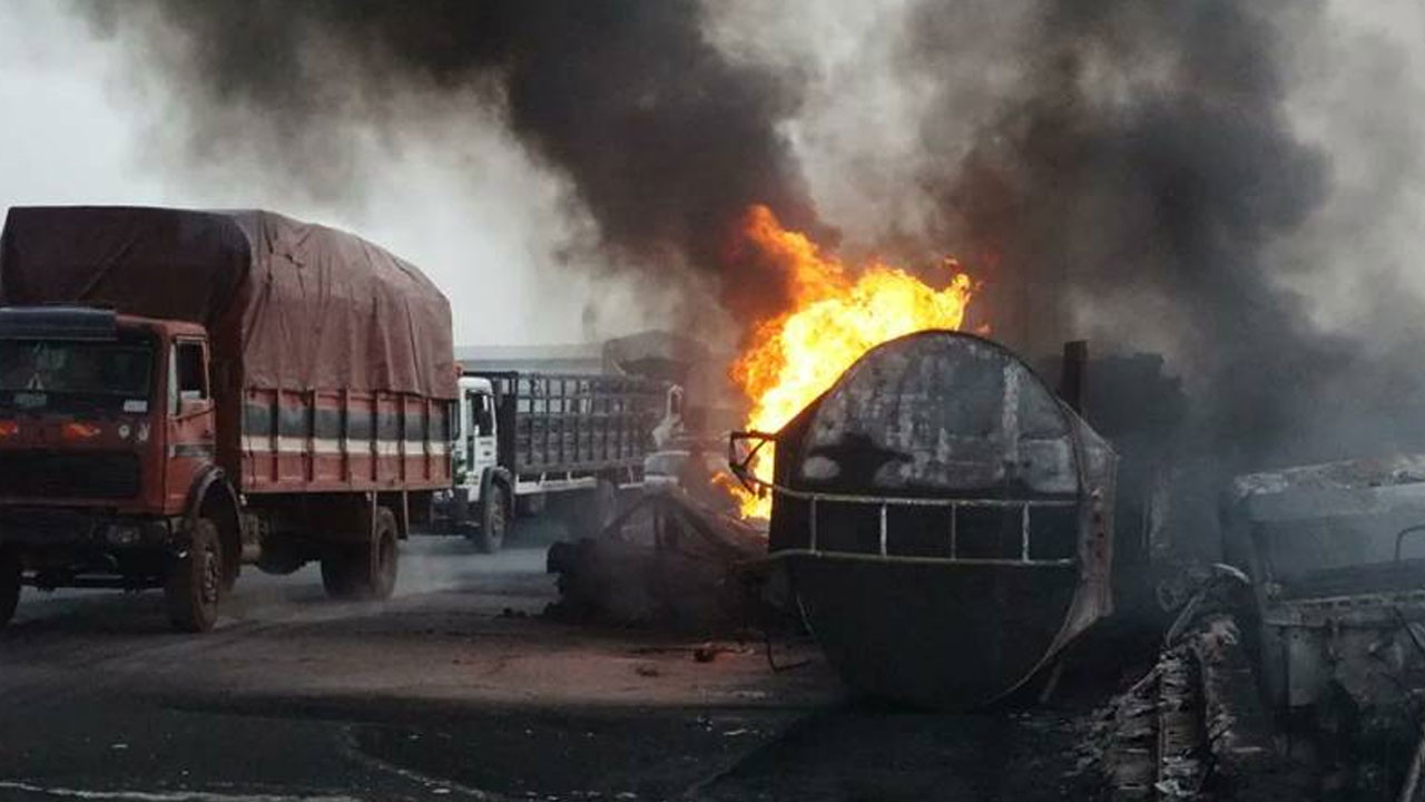Ortalık savaş alanına döndü! Yakıt tankeri patladı: En az 60 kişi öldü