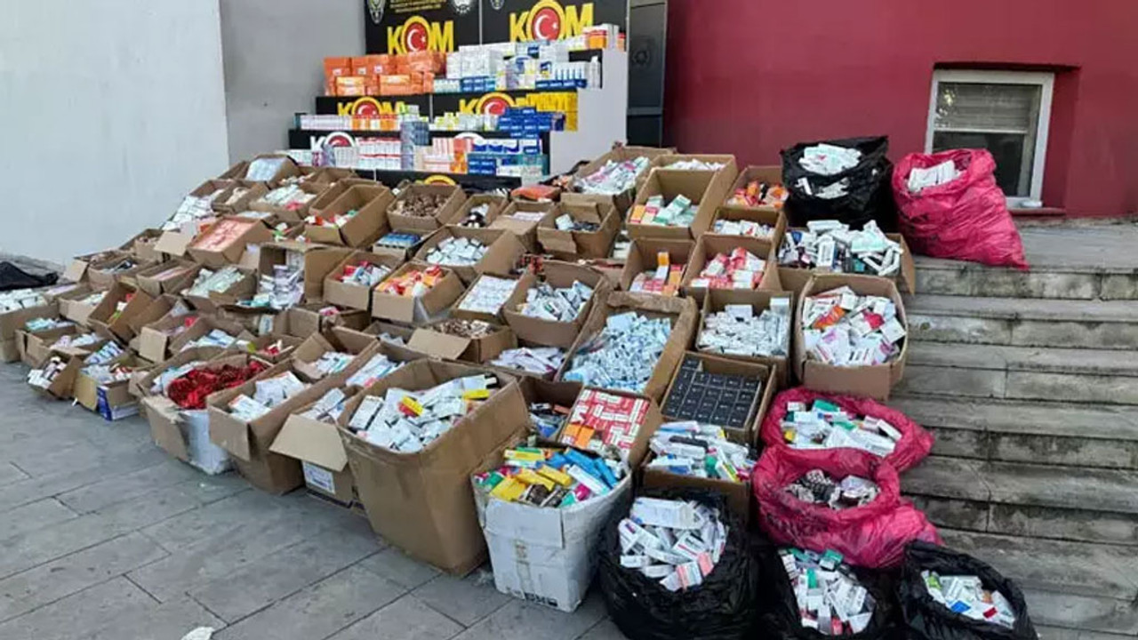 Bir evden 145 bin 520 kutu ilaç çıktı, ne baba ne oğlu sahiplendi