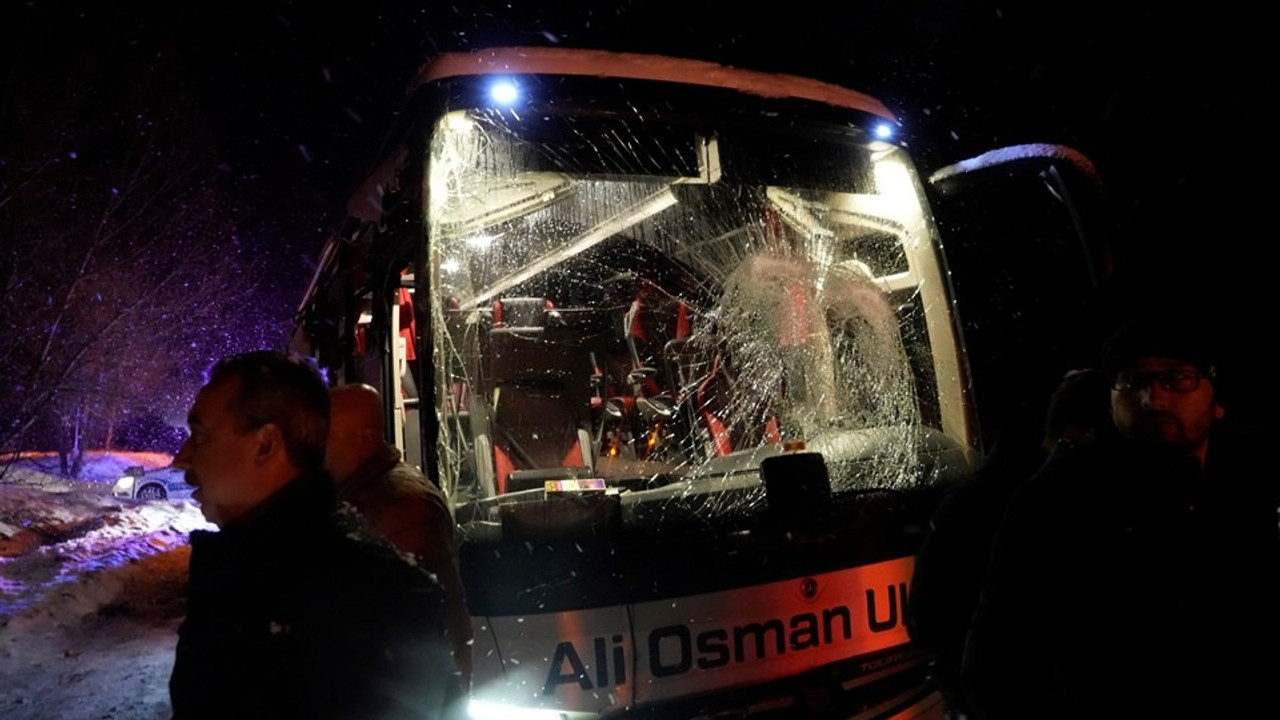 Gümüşhane’de otobüs kazası: 2'si çocuk 14 yaralı