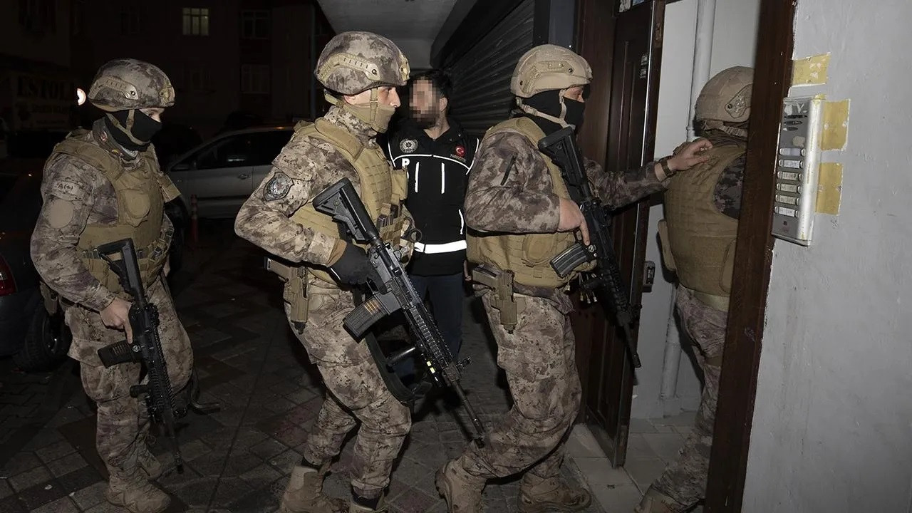 Bakan Yerlikaya duyurdu! Zehir tacirlerine geçit yok
