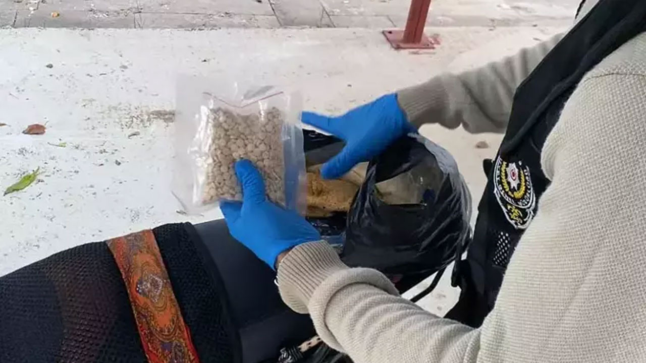 Motosikletle pide arası uyuşturucu sevkiyatı