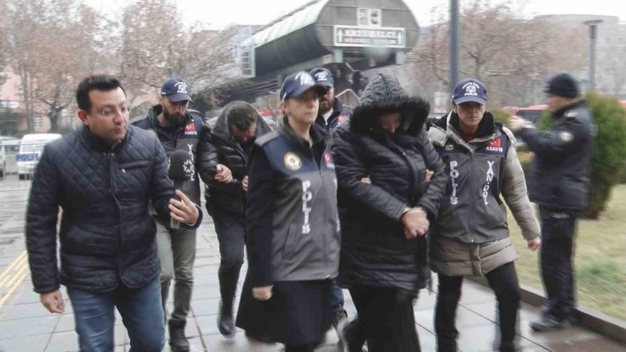 Vatandaşları milyonlarca lira dolandırmıştı: Sahte hakim yakalandı!