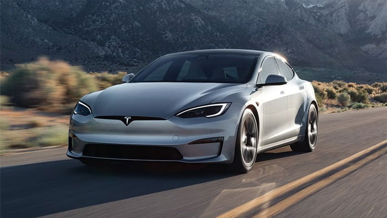 Tesla otomobillerde beyin arızası! 240 bin araç geri çağrıldı