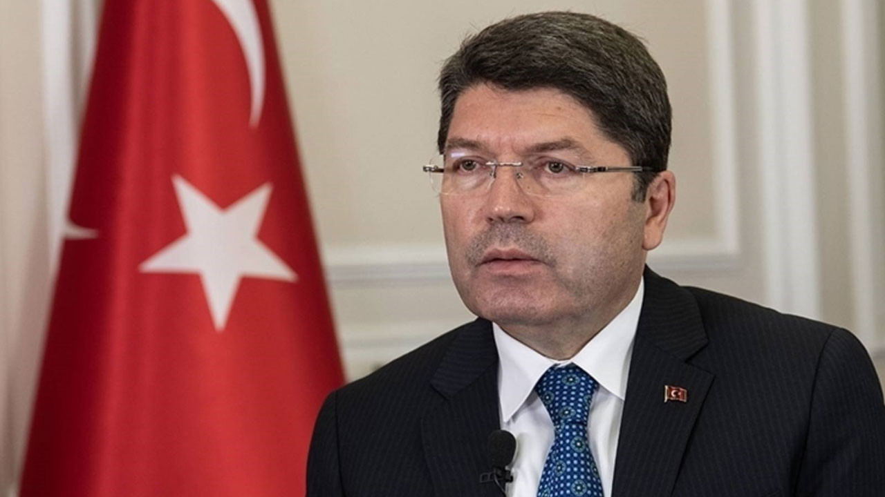 Bakan Tunç: 'Gazetecilik faaliyetleri ile kimse gözaltına alınmaz'