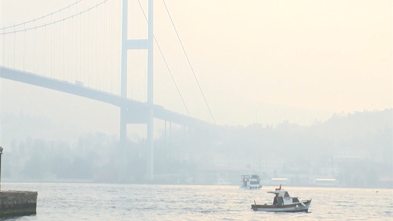 Boğazlara sis engeli! Gemi trafiği durduruldu