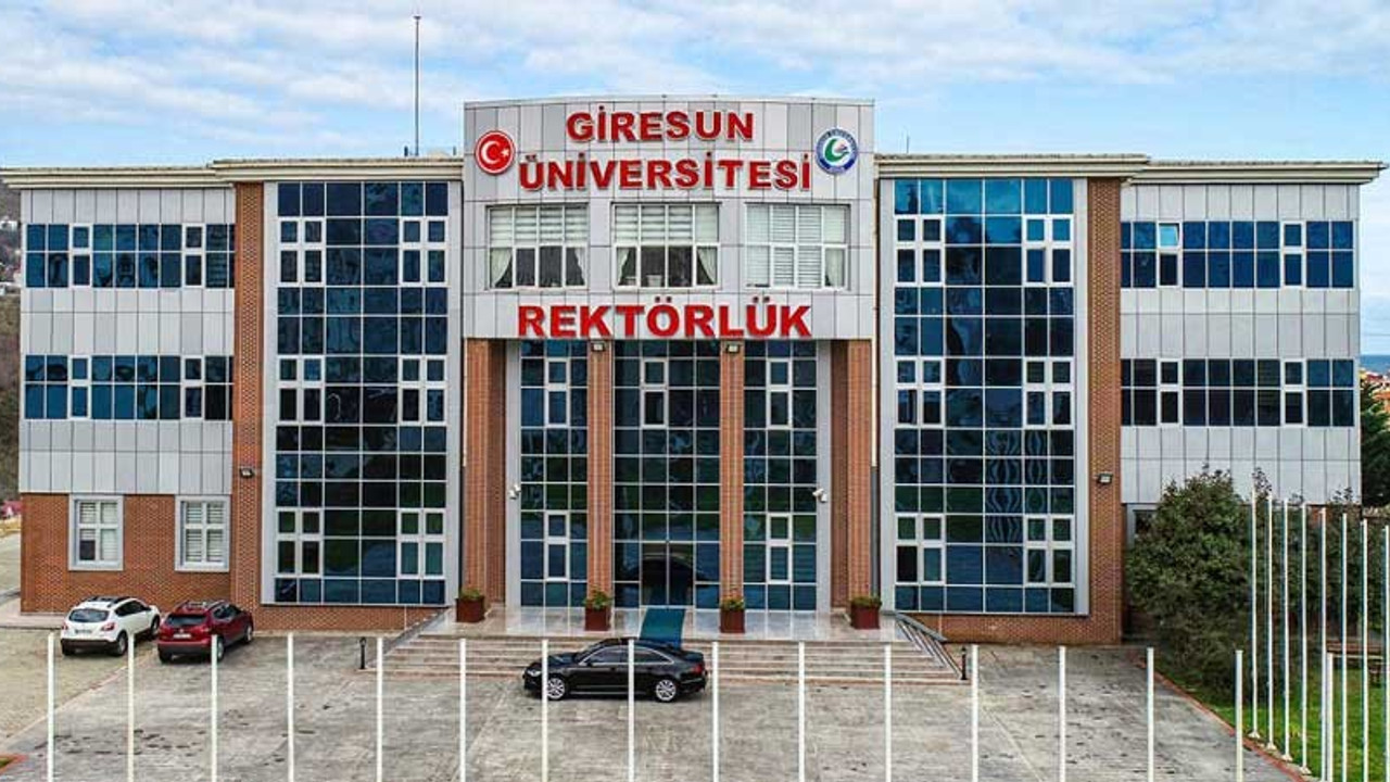 Görevi kötüye kullanmıştı! Eski rektör ve yönetim hakim karşısında