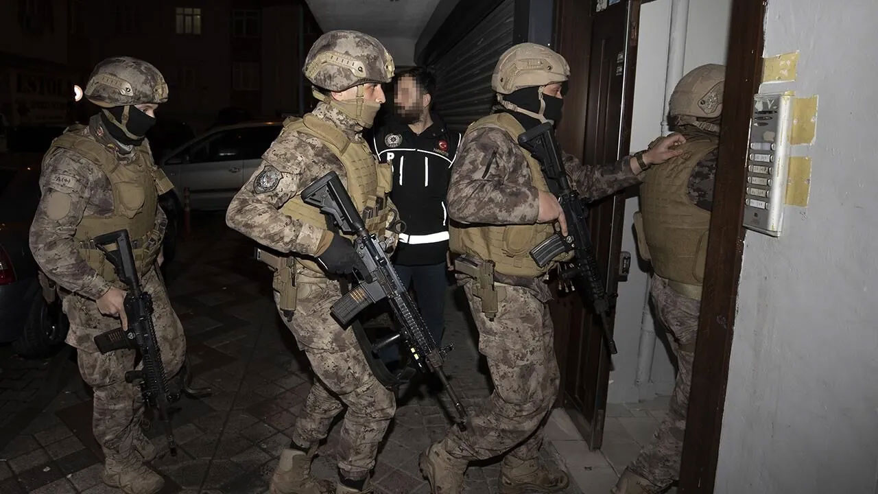 Bursa'da mercek baskını! Bakan Yerlikaya duyurdu!