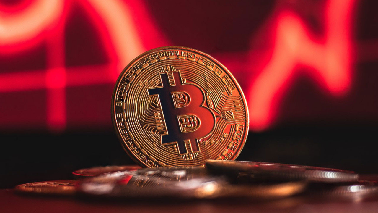 Kripto paraya Trump darbesi! Bitcoin dibe çöktü!