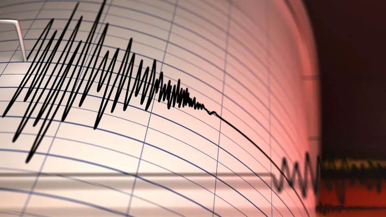Ege Denizi'nde korkutan deprem! En büyüğü meydana geldi