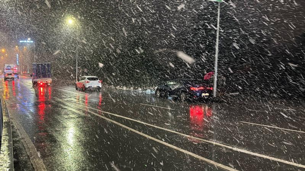 İstanbul Valisi Gül'den uyarı: Zorunlu olmadıkça trafiğe çıkmayın!