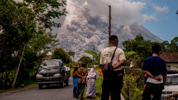 Endonezya’da yanardağ patlaması! 76 aktif yanardağ var
