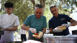 Başkan Topaloğlu’ndan öğrencilere mangal partisi