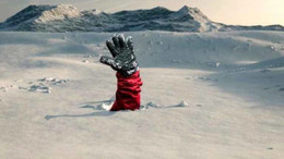 5 dağcı çığ altında kaldı