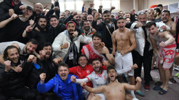 Balıkesirspor sol şeritte