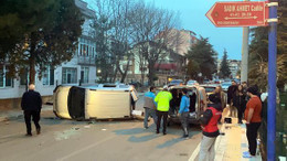 Edirne'de iki otomobil çarpıştı; 1 yaralı