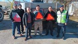 Jandarmadan çobanlara ve traktör sürücülerine anlamlı hediye