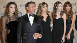 Kız babası olmak kolay değil! Sylvester Stallone kızlarına askeri eğitim aldırmaya başladı