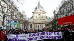 Fransa, kürtaj hakkını anayasal güvence altına alan ilk ülke oldu