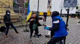 Aşırı sağcı politikacıya Almanya’da bıçaklı saldırı