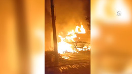 Bursa'da evde çıkan yangın 2 eve daha sıçradı