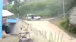 Ordu’da freni boşalan araç bahçeye böyle uçtu!