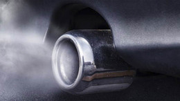 Endonezya polisinden motosikletliye uygulamalı “abartılı egzoz” dersi!