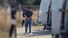 Yol kenarında başından vuruldu!