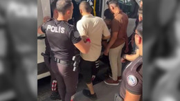Metrobüs durağında kaçak göçmenler yakalandı