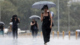 Meteoroloji saat verdi! İstanbul'a sağanak geliyor...