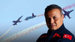 TEKNOFEST'e damga vurdu! Alper Gezeravcı'dan F-16 uçağı ile gösteri uçuşu