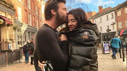 İngiltere planları taşınmak için değilmiş! Başak Dizer eşi Kıvanç Tatlıtuğ'un neden Londra'da olduğunu açıkladı