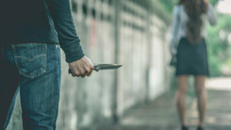 Gerekçesi pes dedirtti! Emniyet binası önünde durduk yere bıçakladı