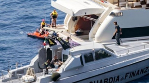 Beckham'ın çocuğunun işlediği suç nedeni ile teknesini polis bastı