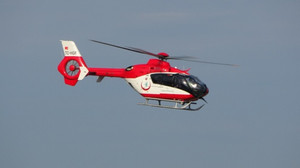 Helikopter ambulans hastalar için hız kesmeden uçuyor!