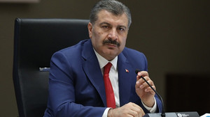 Bakan Koca: 'Günlük vaka sayılarının halen yarısı İstanbul kaynaklı'