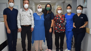Korona virüse yakalanan kadından 65 gün sonra müjdeli haber geldi!
