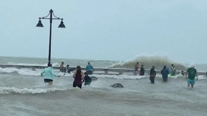 ABD'de korkunç kasırga! 1 milyon kişi elektriksiz kaldı