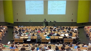 Depremden etkilenen üniversite öğrencilerine; tüm eğitim hayatlarında burs desteği