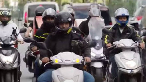 Site yönetimlerine kızan moto kuryeler kontak kapattı: Fıtık olduk!