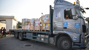 İsrail tırların Gazze’ye girişine engel oluyor