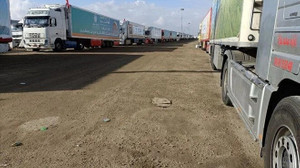 Gazze'ye insani yardım taşıyan 106 tır daha ulaştı