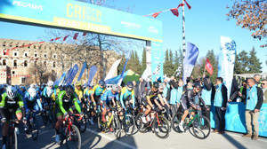 CRI Türkiye Kış Bisiklet Yarışları serisi Aspendos'ta başladı