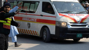 Pakistan'da bombalı saldırı: 6 polis öldü