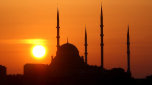 Sahur Ne Zaman Başlar, Ne Zaman Biter? İmsak Nedir? Sahur Yapmadan Oruç Tutulur Mu? Sahurda Ne Yenir?
