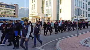 Denizli'de 43 kaçak göçmen ve 13 organizatör şüphelisi yakalandı