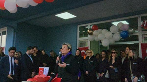 Samandağ’da depremde yıkılan okul, eğitime yeniden başladı