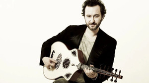 Sahneye alkollü çıktığı iddia edildi! Nev'in konserinde ortalık karıştı