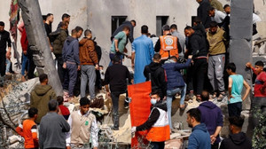 İsrail ordusu, Gazze'de insani yardım bekleyenlere saldırdı: Çok sayıda ölü ve yaralı var