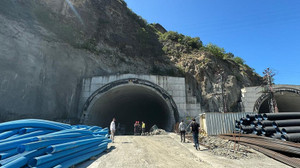 Trabzon'da tünelde iskele çöktü! İşçiler mahsur kaldı