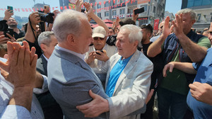 Fenerbahçe'de başkan adayı Aziz Yıldırım, Yalova ve Bursa'da ziyaretlerde bulundu